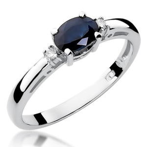 Pierścionek z białego złota z Szafirem 0,70ct i Diamentami próby 585. W-0006SZAB